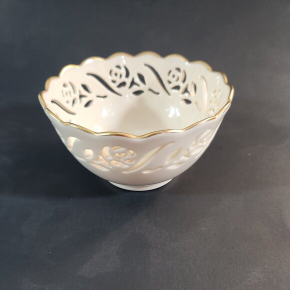 VTG LENOX IVORY FINE PORCELAIN PIERCED ROSES 24K GOLD TRIM DISH BOWL MADE in USA - Picture 1 of 6